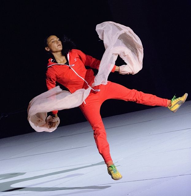 UNITE! live show, aerial duet performance