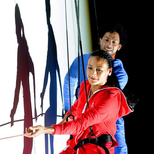 UNITE! live show, aerial duet performance