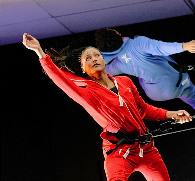 UNITE! live show, aerial duet performance